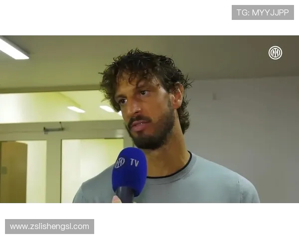 国米官方宣布迪詹纳罗顺利完成手腕手术 进入康复阶段